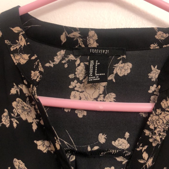 Black button down shirt with beige floral print - Picture 2 of 4